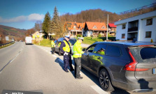 Opitý Ukrajinec nabúral auto v Bardejove a ušiel. Nafúkal vyše 2,6 promile