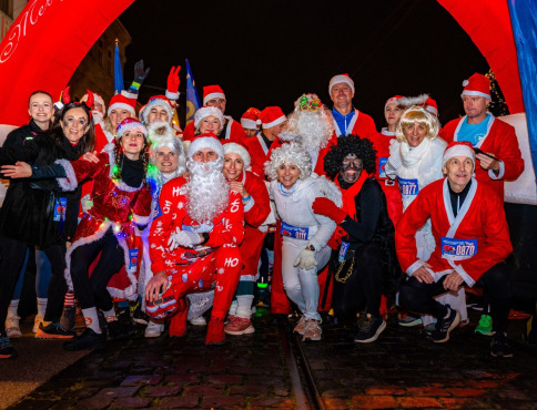 VIDEO | 1 500 Mikulášov zaplavilo Hlavnú ulicu v Košiciach
