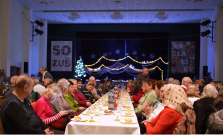 VIDEO | Predvianočné posedenie seniorov vo Valalikoch