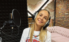 Americká spolupráca a slovenský hlas speváčky Slávky Tkáčovej v novom singli „Skúšam lietať