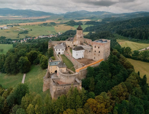 Kraj plánuje nové kultúrne projekty: sokoliarsky dvor, teleskop aj rekonštrukcie