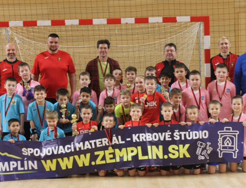 Tradičný halový turnaj patril domácim – Gerlachov triumfoval v oboch kategóriách