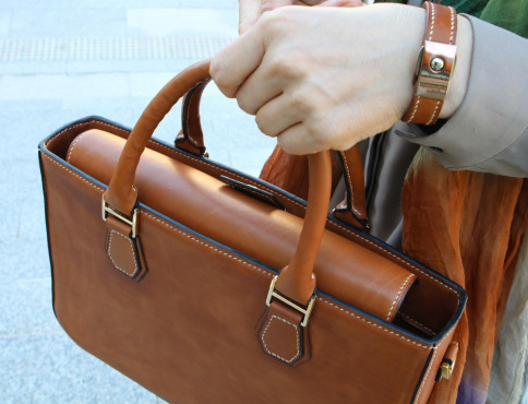 Útok zozadu a krádež kabelky – polícia už obvinila podozrivého