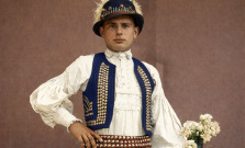 Výstava „Vyšité časom“ vás prenesie do minulosti cez výšivku a dekor kroja na hornom Šariši