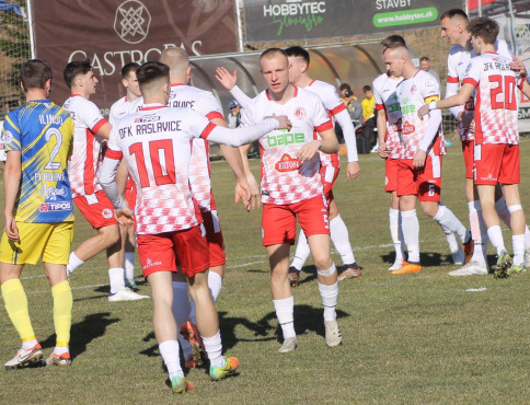 Prekvapenie na úvod jari: Raslavice zobrali Humennému body