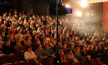 Divadlo NA SKOK prichádza s novinkou: divákom ponúkne dramaturgické úvody