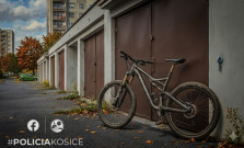Policajti v Košiciach vrátili bicykel skôr, než si jeho majiteľ všimol, že ho stratil