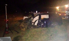 Tragická nehoda pri Sabinove: 30-ročný vodič zomrel po náraze do stromu