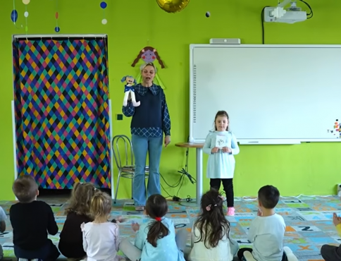 VIDEO | Súkromná materská škola Krosnianska: Deti tu objavujú svet slov aj angličtiny hrou