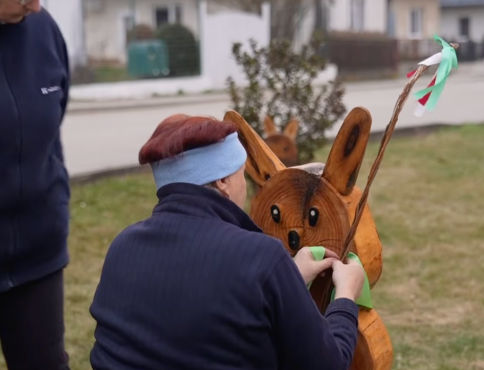 VIDEO | Ostrovany rozkvitli veľkonočnou výzdobou