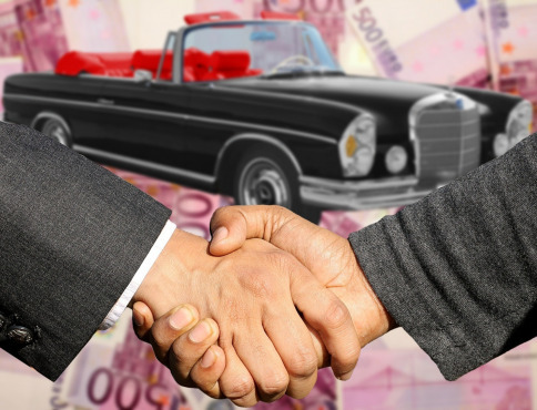 Podvod pri kúpe auta: muž zo Stropkova prišiel o tisíce eur