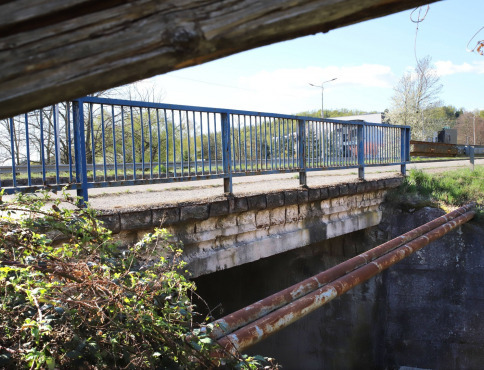 Most v Kaluži na Zemplínskej šírave prechádza rekonštrukciou