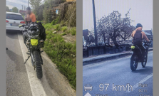 Opitý, bez vodičáku, zrazil dieťa a ušiel - šokujúci prípad v okrese Trebišov