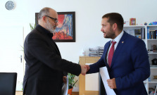 KSK a UNLP spojili sily: chcú udržať mladých lekárov v regióne