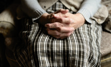 Muž zadržaný pri podvode na seniorke v Poprade