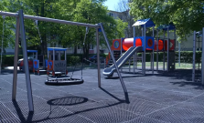 VIDEO | V Sečovciach otvorili moderné inkluzívne ihrisko