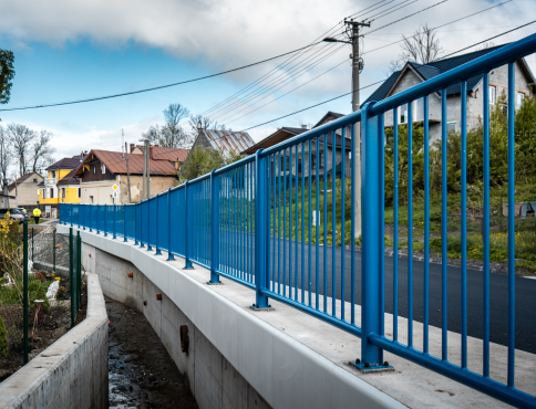 Vo Výbornej stabilizovali cestu: PSK dokončil sanáciu oporného múru za vyše 330-tisíc eur