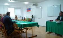 VIDEO | Stres, otázky a úľava. Maturanti z Hotelovej akadémie v Košiciach majú najťažšie za sebou