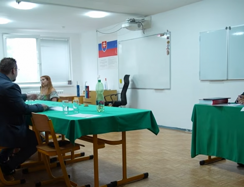 VIDEO | Stres, otázky a úľava. Maturanti z Hotelovej akadémie v Košiciach majú najťažšie za sebou