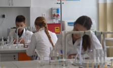 VIDEO |  Súťaž Tajomstvá chémie odhalila mladých chemikov