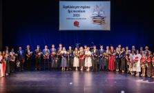Prešovský kraj ocenil najlepších učiteľov a študentov. Plakety si prevzalo 30 laureátov
