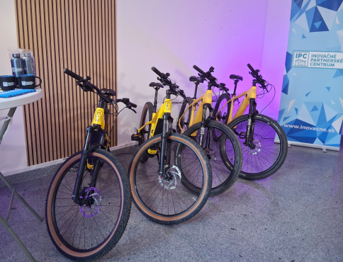 PSK otvoril prvú požičovňu elektrobicyklov