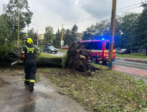 Silná búrka a krupobitie zasiahli Prešov.  Mesto radí, ako postupovať pri škodách
