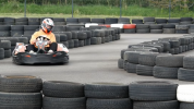 VIDEO | Rýchlosť, adrenalín a zábava. Motokárová dráha v Bardejove láka malých aj veľkých