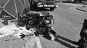AKTUÁLNE: Na Americkej triede sa zrazila dodávka s motocyklom, jeden človek zomrel