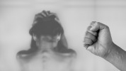 Roky psychického nátlaku: 46-ročný muž mal týrať svoju manželku