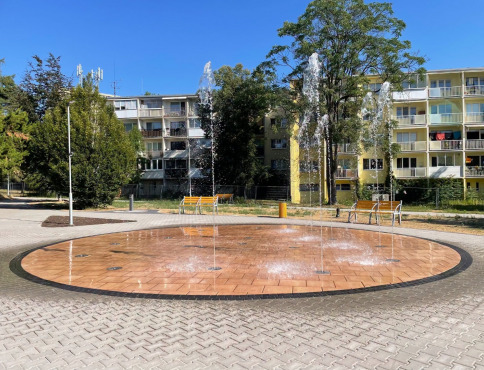 Katkin park dostal novú podobu. Pribudla fontána, zeleň aj športoviská