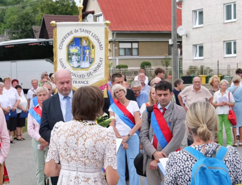 VIDEO | Pri príležitosti jubilea chrámu vysadili dub mieru