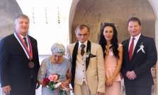 VIDEO | Ich cesty sa po rokoch opäť stretli. Dnes sú z nich manželia
